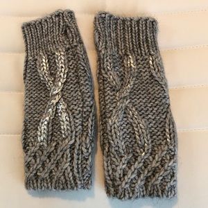 Fingerless gloves